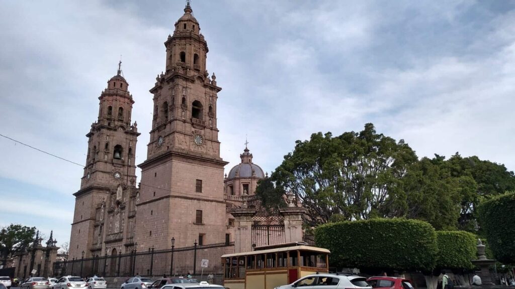 メキシコの世界遺産のモレリア市中心部