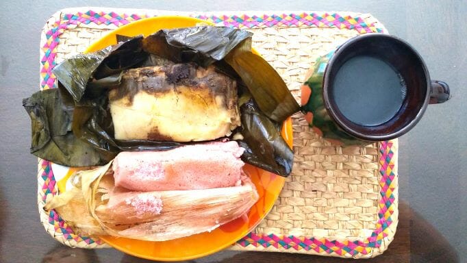 メキシコ料理のタマルと鍋コーヒー
