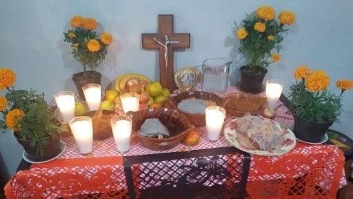 メキシコの死者の日の祭壇