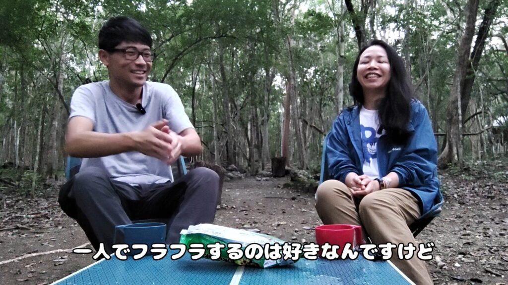 メキシコのカラクムルのジャングルで話す2人