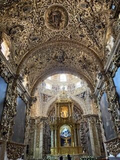 メキシコのプエブラ市歴史地区にあるロサリオチャペル