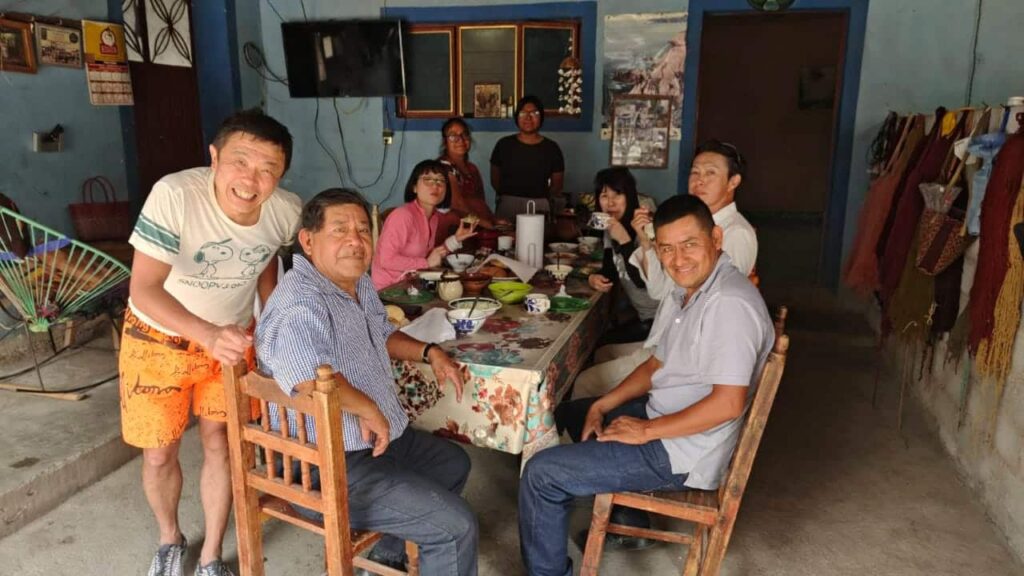 メキシコの家族と食事