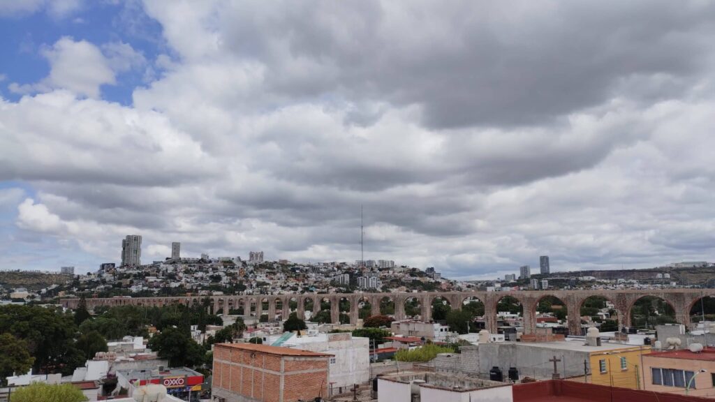メキシコの世界遺産ケレタロ市にある水道橋
